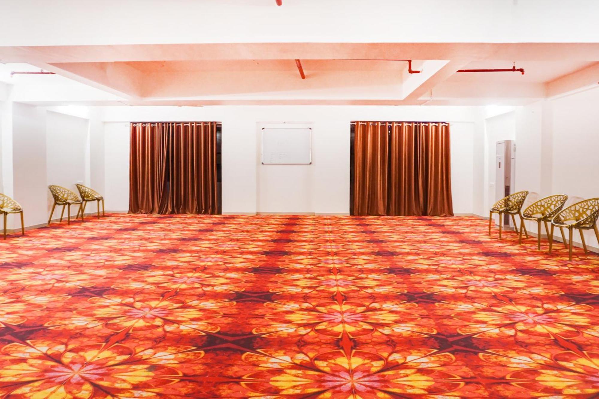 Super Townhouse Lohegaon Near Pune Airport Formerly Landmark Regency Lohogaon Extérieur photo
